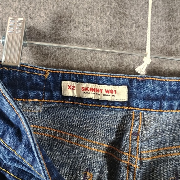 Express X2 Jeans Women 2 Ultra Low Rise Skinny Leg W01 Medium Wash Jewel Accents - Picture 5 of 15
